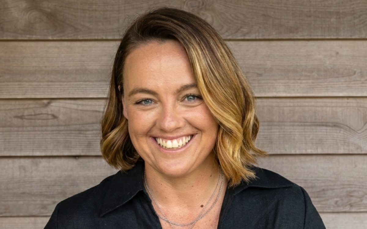 A headshot of Shelly Fletcher is the Chief Growth Officer of Honeybee homes